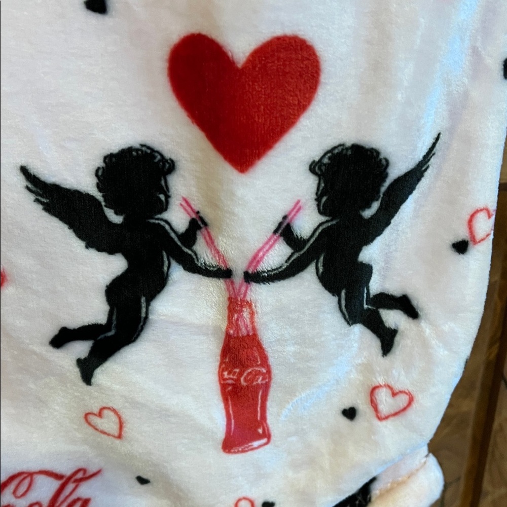 Coca-Cola Pink Velvet Blanket with Cherub and Bottle Design - Picture 2 of 3